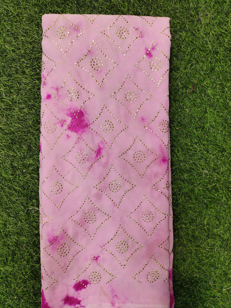 Pink Georgette Fabric With Satisfying Semi Geo Work